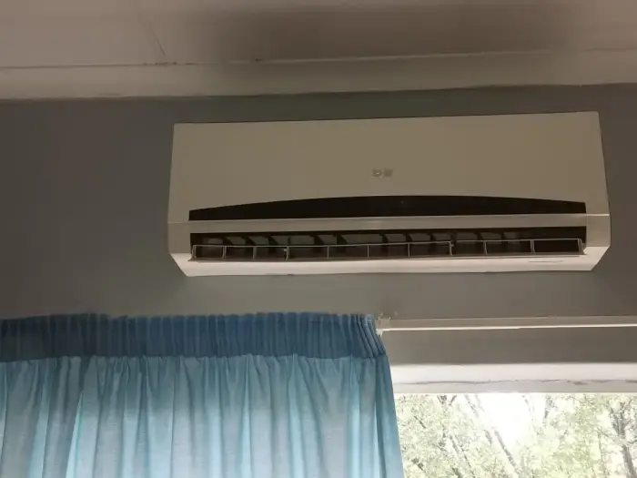 Indoor split unit in an office by SJS Cooling